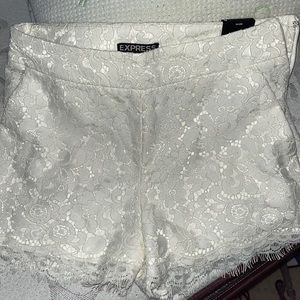 Brand new never worn white lace floral shorts size 0 from express